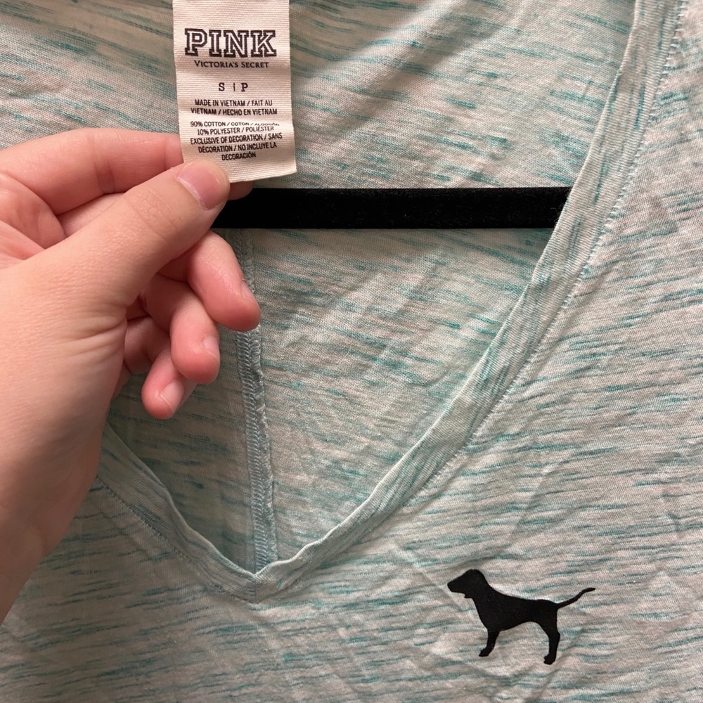 PINK Logo V-Neck - Picture 2 of 2